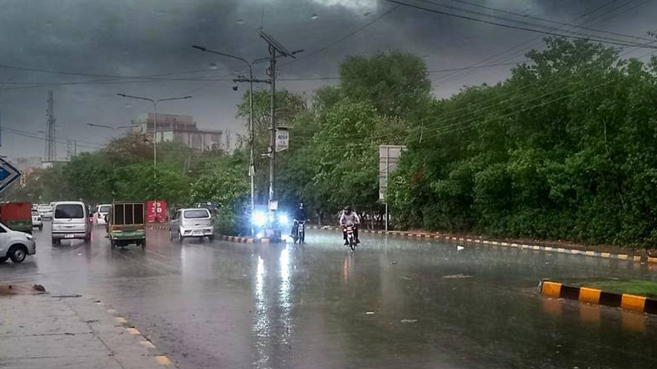 محکمہ موسمیات کی 25 جون سے مون سون کے آغاز کی پیشگوئی محکمہ موسمیات نے 25 جون سے مون سون بارشوں کی پیشگوئی کردی۔