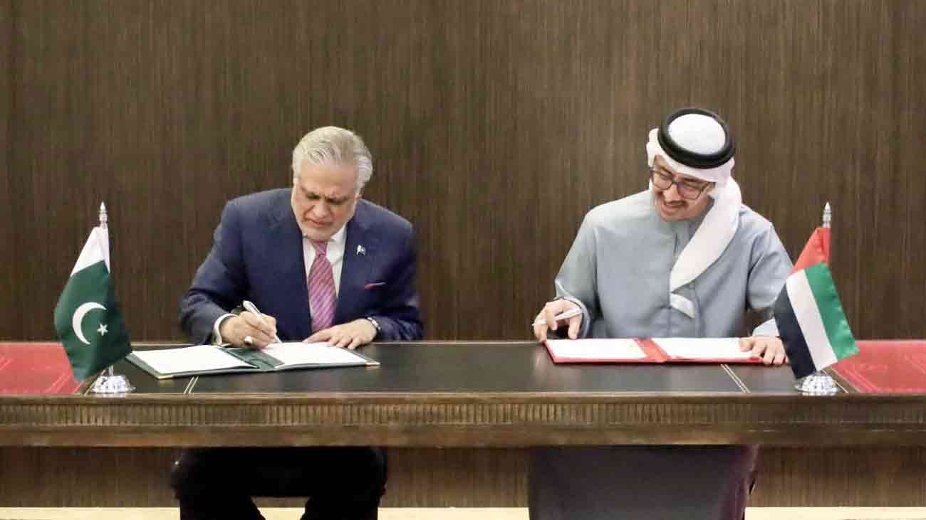 پاکستان،عرب امارات میں سرکاری و سفارتی پاسپورٹ پر ویزا کی شرط ختم پاکستان اور متحدہ عرب امارات میں سرکاری و سفارتی پاسپورٹ پر ویزا کی شرط ختم ہوگئی جس کا معاہدہ طے پاگیا