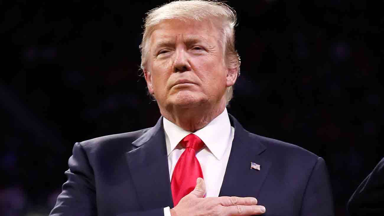 ڈونلڈ ٹرمپ کا معروف صحافی کو نوکری سے نکالنے کا مطالبہ Donald Trump