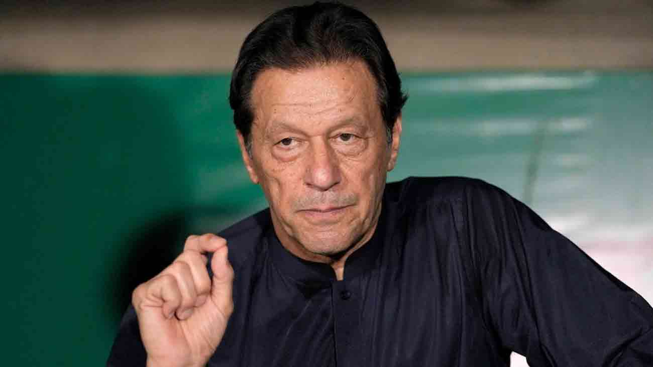 عمران خان کی ضمانت کی درخواستیں سماعت کیلئے مقرر لاہور ہائیکورٹ نے عمران خان کی جانب سے 9 مئی کے واقعات کے حوالے سے دائر کیے گئے 8 مقدمات میں ضمانت کی درخواستیں سماعت کے لیے مقرر کر دیں