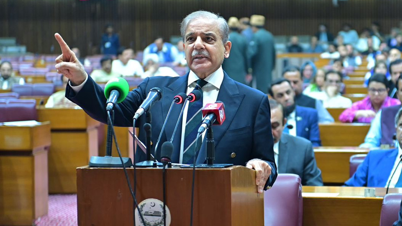 پاکستانی فوج نے دشمن کے حملے کی ناکام کوشش کا منہ توڑ جواب دیا: وزیراعظم وزیراعظم شہباز شریف نے کہا ہے کہ دشمن نے چھپ کر ناپاک حملہ کرنے کی کوشش کی، افواج پاکستان نے دشمن کو منہ توڑ جواب دیا۔