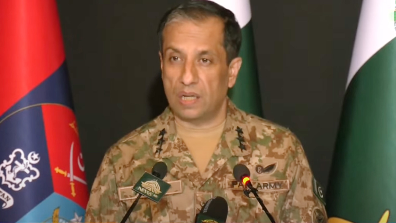 ملکی سلامتی اور خودمختاری کا دفاع ہر قیمت پر یقینی بنائیں گے: ڈی جی آئی ایس پی آر پاک فوج کے شعبہ تعلقات عامہ (آئی ایس پی آر) کے ڈائریکٹر جنرل لیفٹیننٹ جنرل احمد شریف چودھری نے کہا ہے کہ ملکی سلامتی اور خودمختاری کا دفاع ہر قیمت پر یقینی بنائیں گے۔