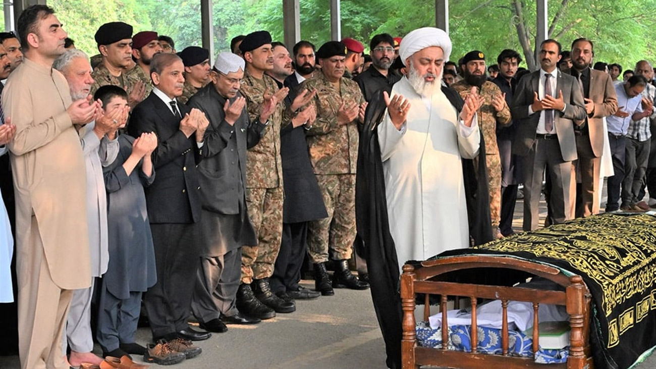 بھارتی جارحیت میں شہید ہونیوالے 7 سالہ ارتضیٰ عباسی طوری کی نماز جنازہ ادا آزاد جموں و کشمیر کے علاقے داورندی میں بلا اشتعال بھارتی جارحیت کے نتیجے میں شہید ہونے والے 7 سالہ ارتضی عباس طوری کی نماز جنازہ ادا کردی گئی۔