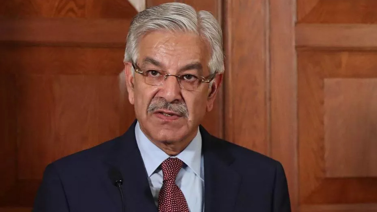 وزیر دفاع کا بھارت کے باز نہ آنے پر نیوکلیئر جنگ کا عندیہ وزیر دفاع خواجہ آصف نے بھارت کے باز نہ آنے پر نیوکلیئر جنگ کا عندیہ دے دیا۔