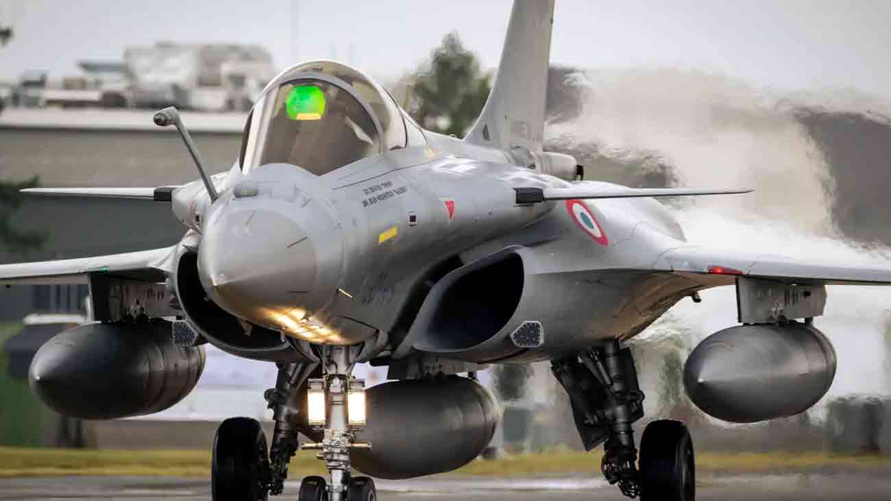رافیل طیاروں کی تباہی سے فرانسیسی کمپنی کے شیئرز گر گئے Dassault Aviation stock falls