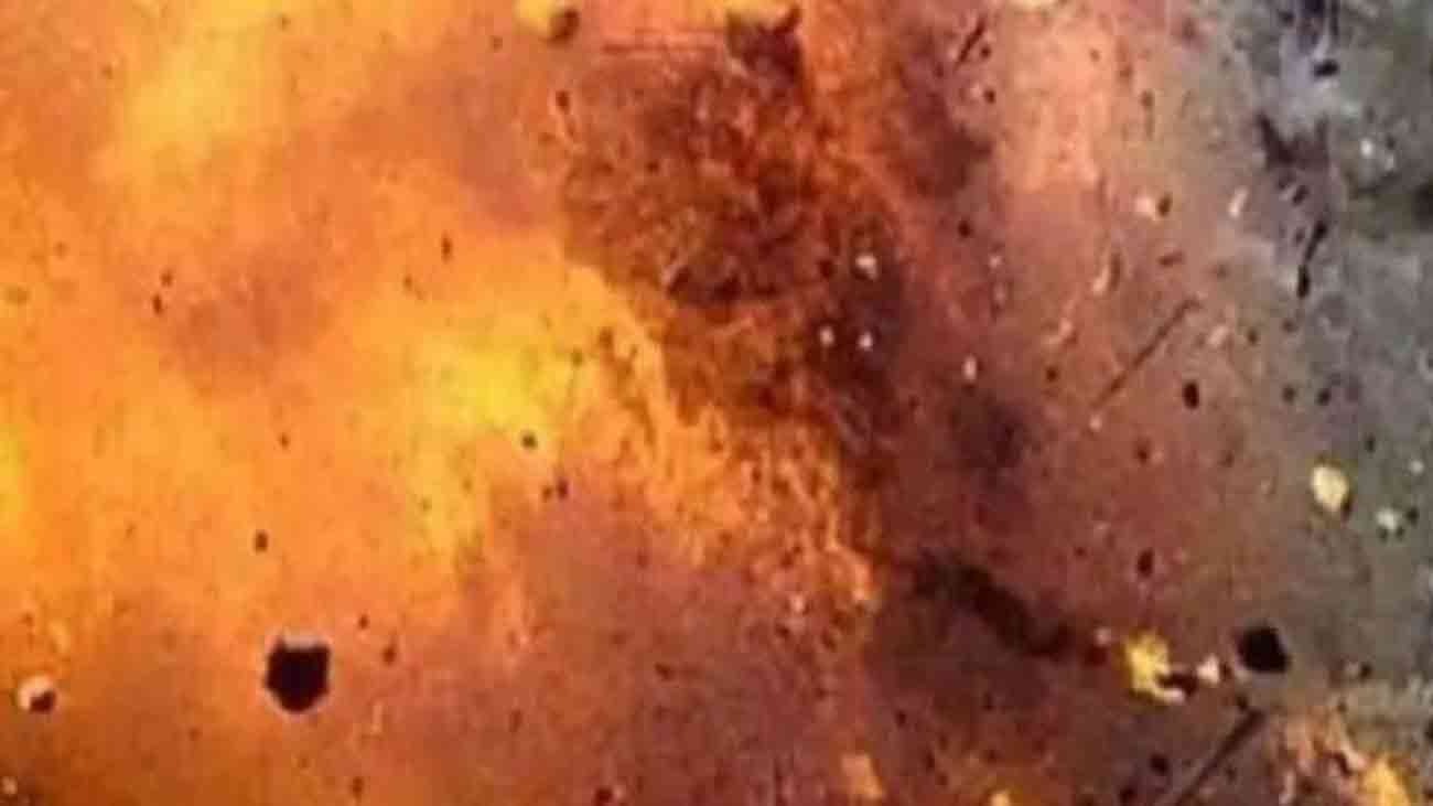 کراچی میں دھماکہ، دھاتی ٹکڑے برآمد Karachi explosion