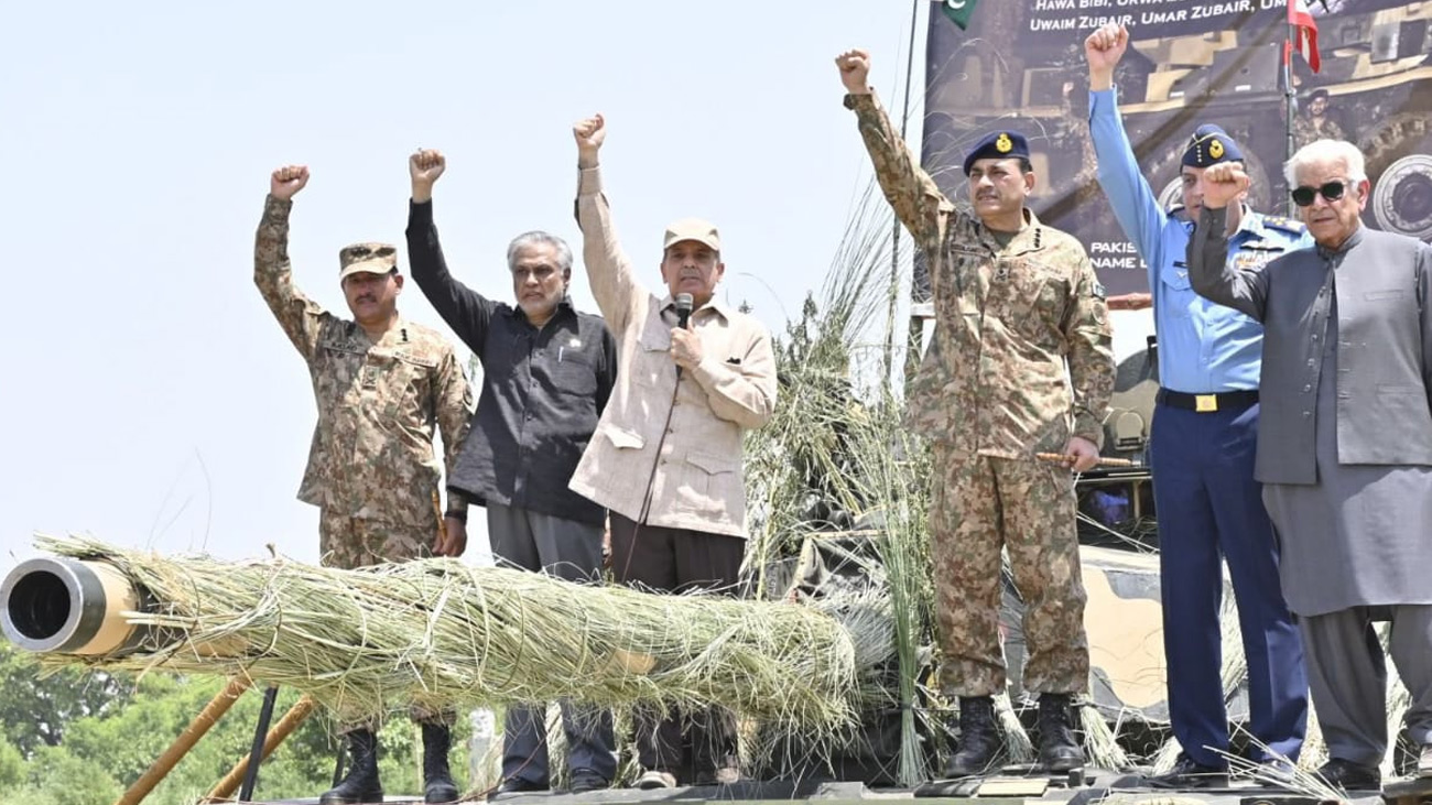 افواج پاکستان کیجانب سے بھارتی جارحیت کا جواب تاریخ یاد رکھے گی: وزیراعظم