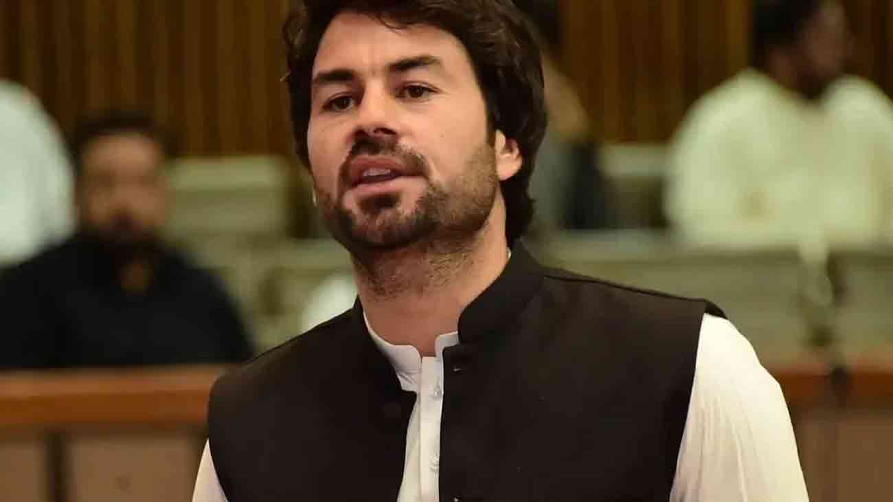 باجوڑ: وزیراعظم کے مشیر مبارک زیب کے گھر کے قریب بم دھماکہ