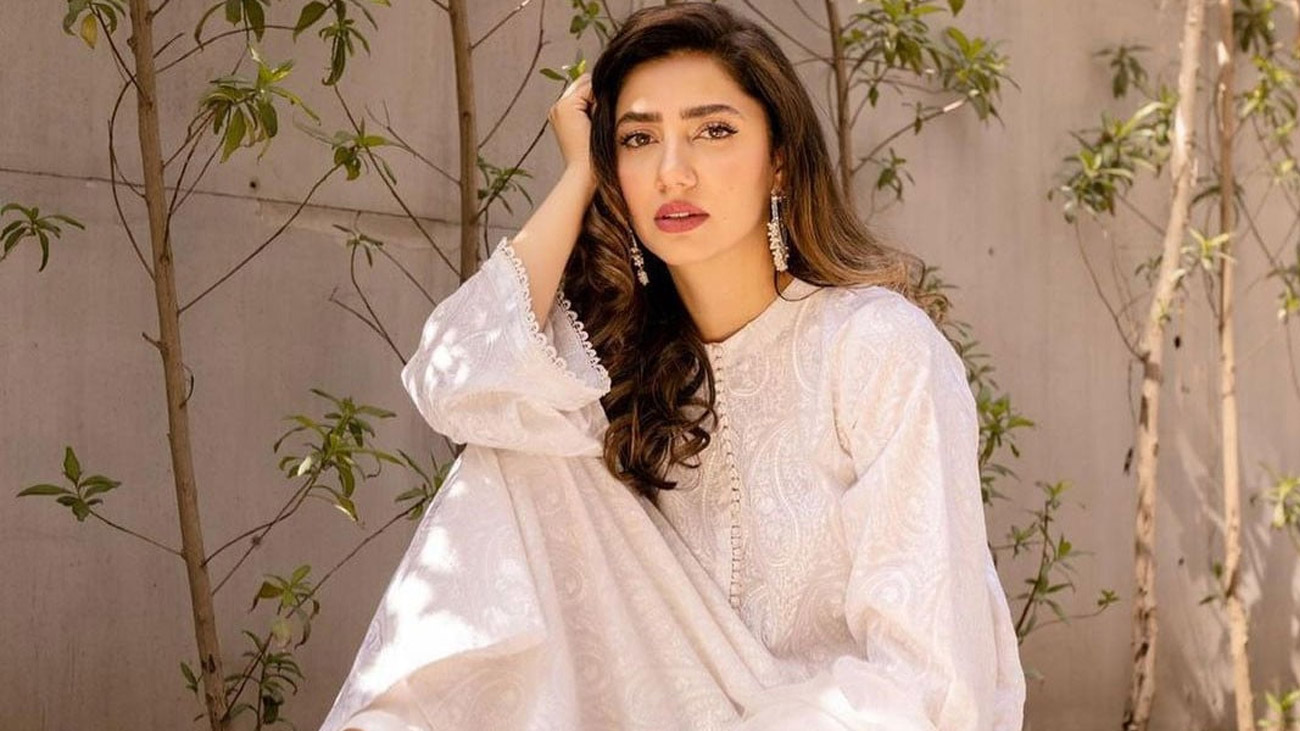 فلم لو گرو کی پروموشن کے دوران ماہرہ خان کو ہراسانی کا سامنا پاکستانی شوبز انڈسٹری کی سپر سٹار اداکارہ ماہرہ خان کو اپنی فلم لو گرو کی پروموشن کے دوران ہراسانی کے واقعہ کا سامنا کرنا پڑ گیا۔