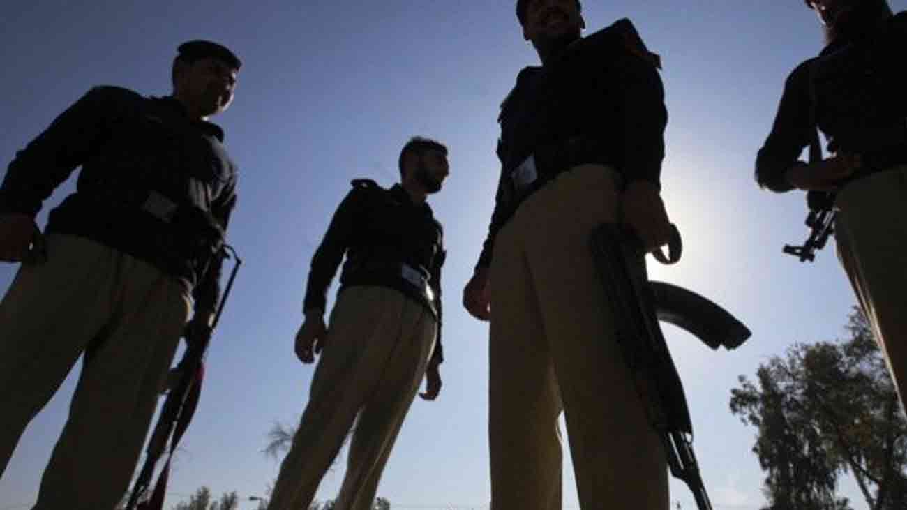 رستم پاکستان کے فائنلسٹ پر قاتلانہ حملہ، شاگرد گولی لگنے سے زخمی فیصل آباد میں جاری رستم پاکستان ٹورنامنٹ کے سیمی فائنل میں کامیابی حاصل کر کے فائنل تک پہنچنے والے پہلوان عدنان ٹائرانوالہ پر قاتلانہ حملہ کیا گیا