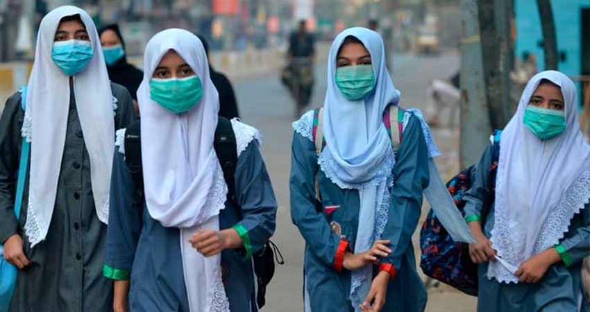 پنجاب حکومت کا 28 مئی کو سکول کھلے رکھنے کا فیصلہ پنجاب حکومت نے موسم گرما کی تعطیلات کے شیڈول میں اچانک تبدیلی کرتے ہوئے سکولوں میں چھٹیوں کا آغاز ایک روز مؤخر کر دیا۔