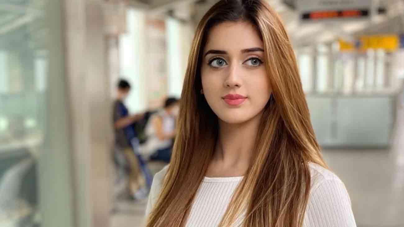 ویڈیو بنانے کا الزام، جنت مرزا پر چناب کلب داخلے پر پابندی عائد ایس پی مرزا انجم کمال اور ان کی فیملی، بشمول مشہور ٹک ٹاک اسٹار جنت مرزا، سحر مرزا اور علشبہ انجم پر کلب میں داخلے پر مکمل پابندی عائد کر دی گئی