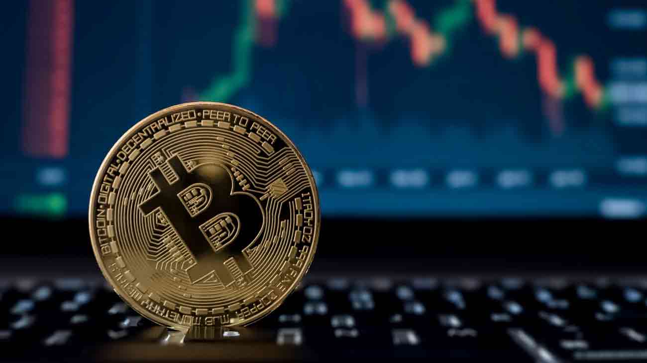 بٹ کوائن آسمان سے زمین پر آگرا، 7 سالہ ریکارڈ ٹوٹ گیا سات سال بعد دنیا کی سب سے بڑی کرپٹو کرنسی نے اکتوبر میں منفی کارکردگی دکھائی جب اس کی قیمت میں تقریباً 5 فیصد کمی ریکارڈ کی گئی