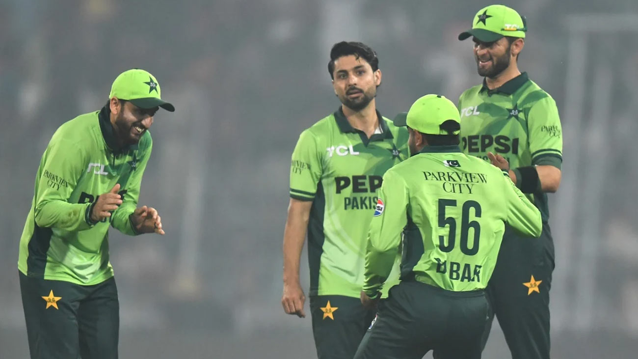 پاکستان نے پہلے ایک روزہ میچ میں جنوبی افریقا کو 3 وکٹوں سے شکست دے دی۔