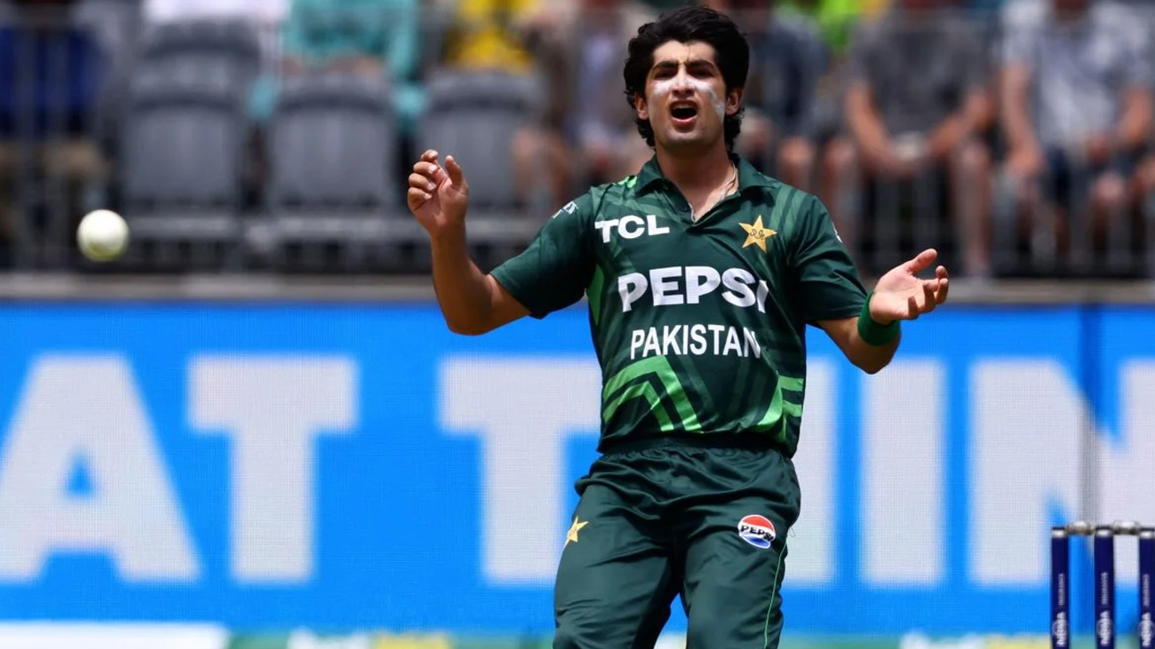 پاکستان کرکٹ ٹیم کے فاسٹ بولر نسیم شاہ کے گھر پر نامعلوم افراد نے فائرنگ کر دی