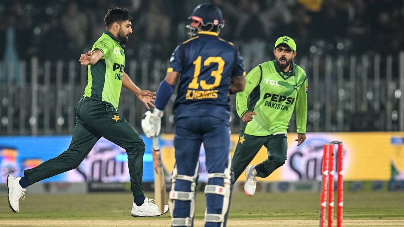 پاکستان نے پہلے ایک روزہ میچ میں سری لنکا کو جیت کیلئے 300 رنز کا ہدف دے دیا۔