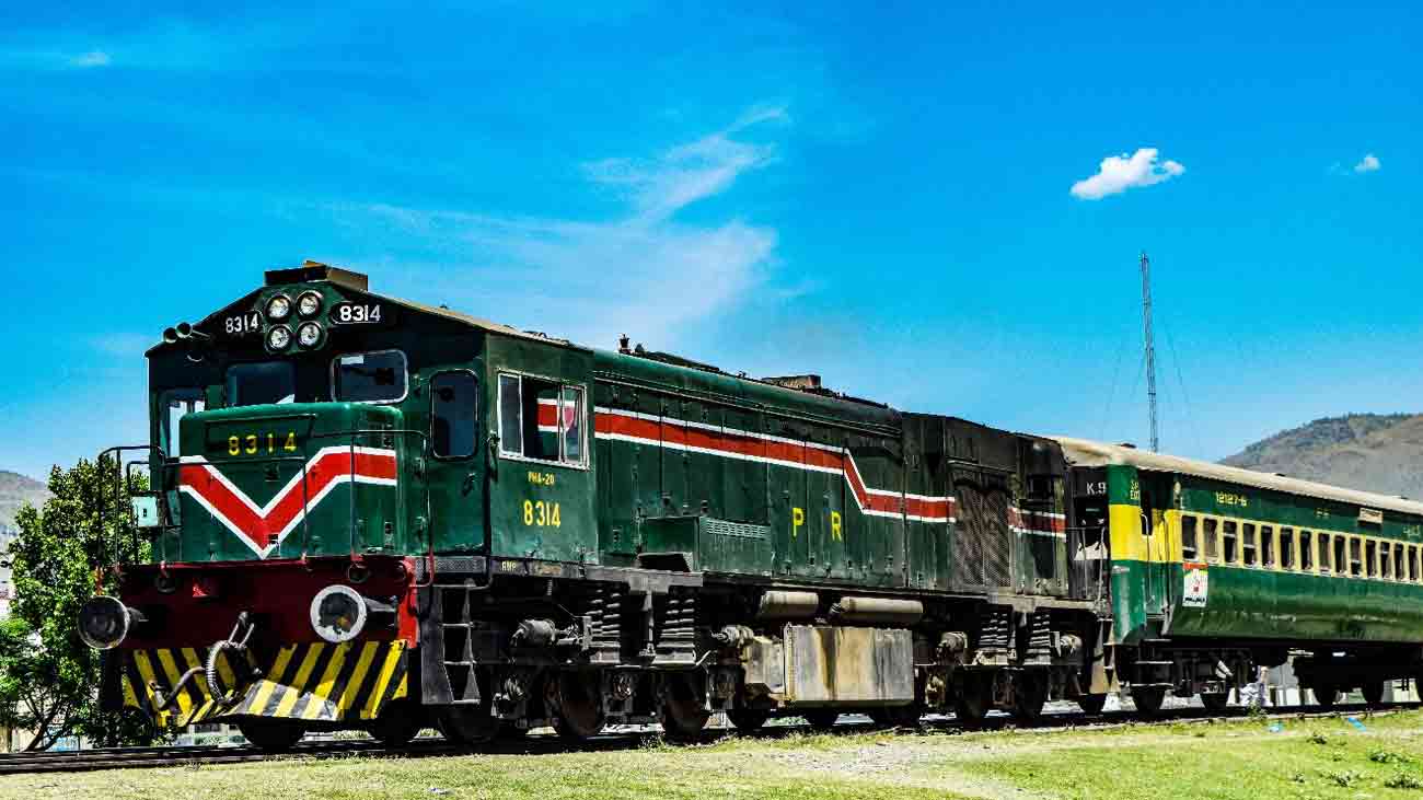 پاکستان ریلوے نے مسافروں پر بھاری جرمانے عائد کردیے