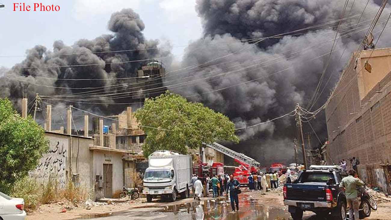 حیدر آباد میں پٹاخوں کی فیکٹری میں دھماکے سے ایک شخص جاں بحق جبکہ 7 شدید زخمی ہو گئے۔