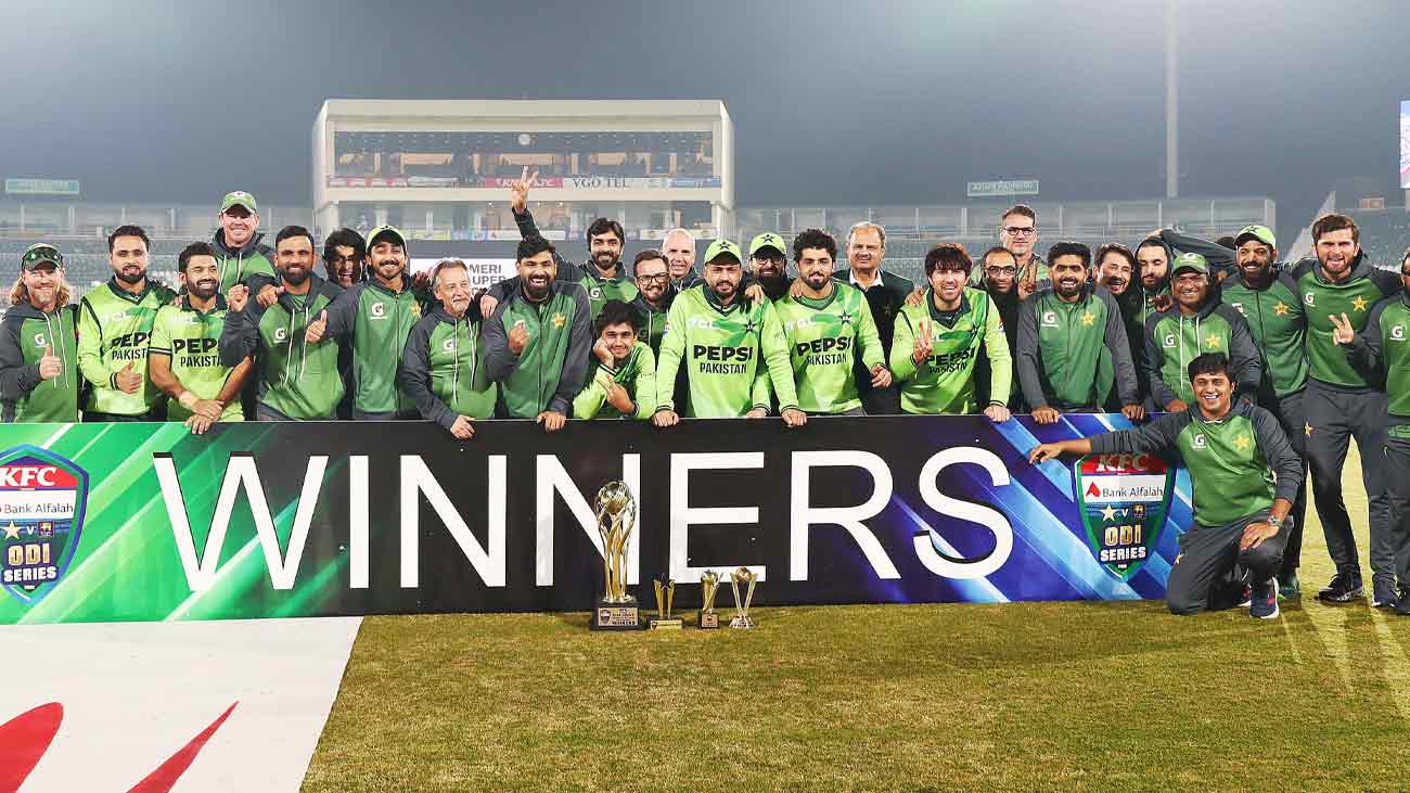 پاکستان نے تیسرے ون ڈے میچ میں سری لنکا کو شکست دے کر کلین سویپ کر لیا۔