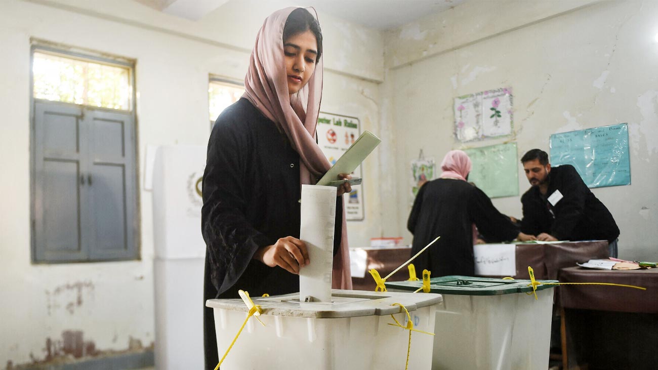 پنجاب اور خیبرپختونخوا میں ضمنی انتخابات کا میدان سجنے میں چند گھنٹے باقی رہ گئے۔