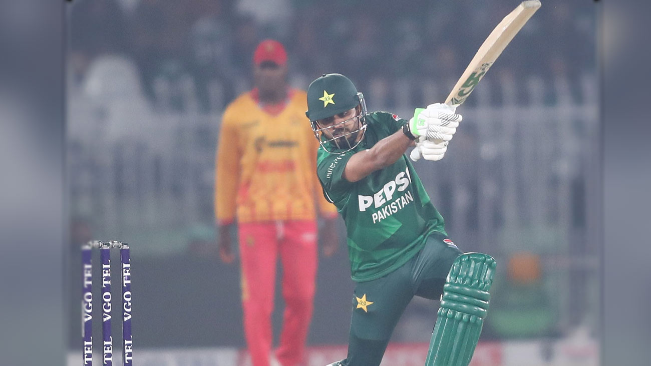 ٹرائی نیشن ٹی 20 سیریز کے چوتھے میں پاکستان نے زمبابوے کو 69 رنز سے شکست دے دی۔