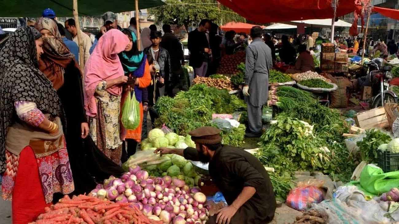 ملک میں مہنگائی کا جن قابو میں نہ آسکا، ایک ہفتے کے دوران 14 اشیائے ضروریہ کی قیمتوں میں اضافہ ہو گیا۔