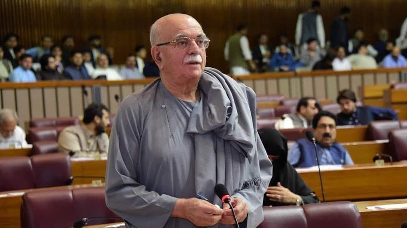پاکستان تحریک انصاف کی پارلیمانی کمیٹی نے محمود اچکزئی کو قومی اسمبلی میں اپوزیشن لیڈر بنانے کی منظوری دے دی۔