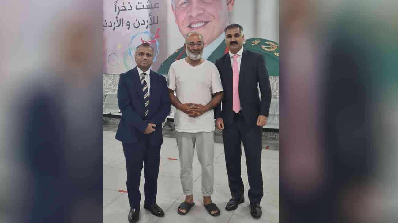 غزہ کے محصور عوام کے لیے امداد لے جانے والے مشن گلوبل صمود فلوٹیلا میں شریک سابق پاکستانی سینیٹر مشتاق احمد کو رہا کر دیا گیا