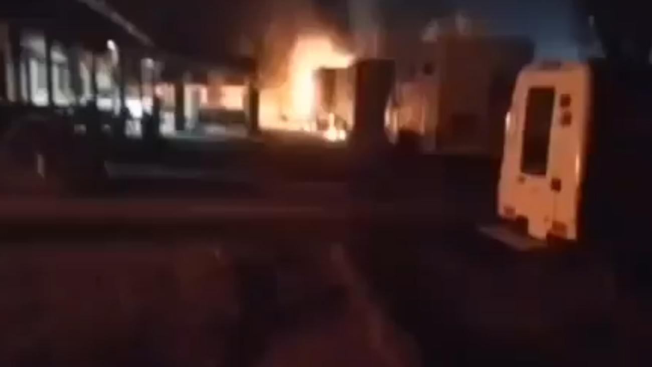 ڈی آئی خان: پولیس ٹریننگ سینٹر پر دہشتگردوں کا حملہ، 4 شرپسند ہلاک ڈیرہ اسماعیل خان میں دہشتگردوں نے پولیس ٹریننگ سینٹر پر حملہ کردیا، فائرنگ کے تبادلے میں 3 شرپسند ہلاک ہو گئے۔