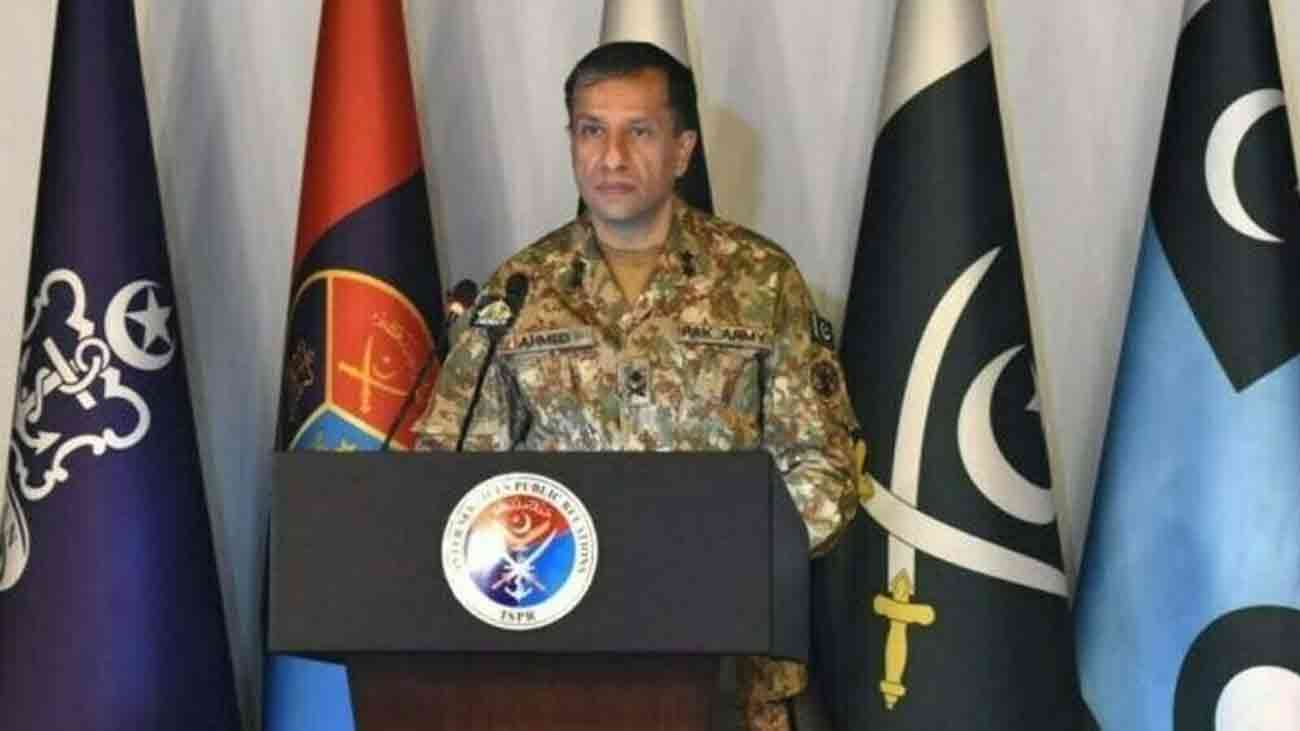 خیبرپختونخوا کے عوام کیساتھ ملکر دہشتگردی کی جڑ کو اُکھاڑ پھینکیں گے: ترجمان پاک فوج لیفٹیننٹ جنرل احمد شریف چوہدری نے کہا ہے کہ خیبرپختونخوا کے عوام کے ساتھ مل کر دہشتگردی کی جڑ کو اُکھاڑ پھینکیں گے