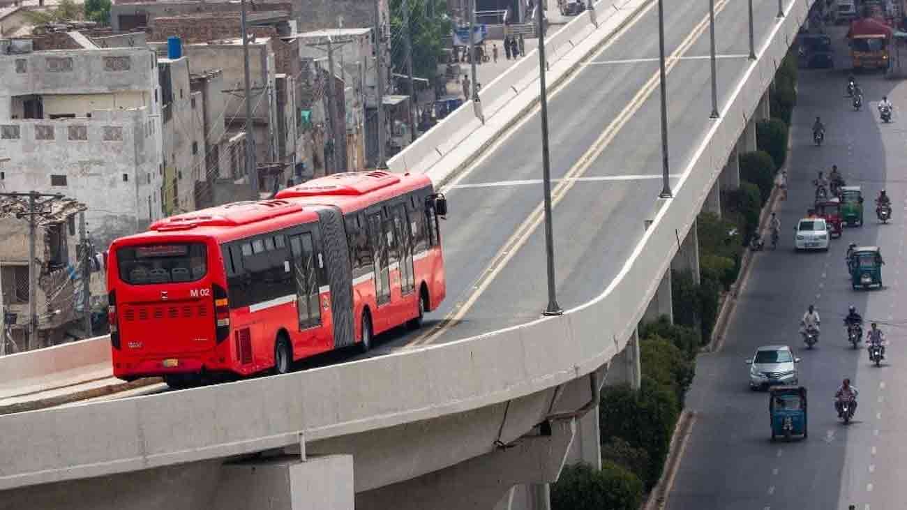 اورنج ٹرین اور میٹرو بس سروس مکمل طور پر بحال لاہور میں شہریوں کے لیے ایک خوش آئند خبر یہ ہے کہ اورنج لائن ٹرین اور میٹرو بس سروس مکمل طور پر بحال کر دی گئی