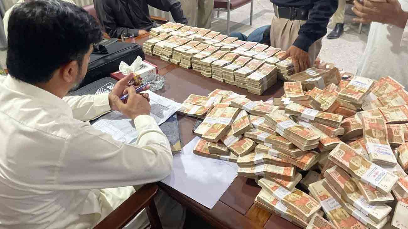 کوہستان کے 40 ارب روپے کرپشن اسکینڈل کا ماسٹر مائنڈ گرفتار Kohistan corruption case