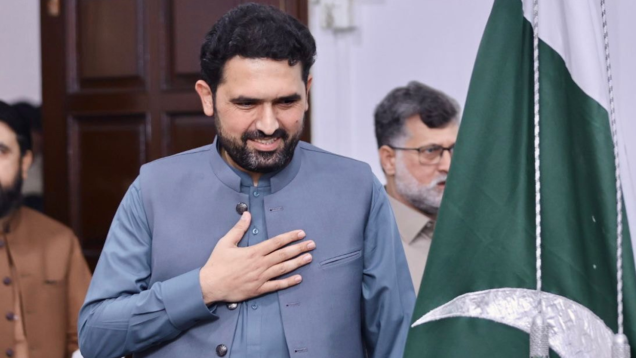 وزیراعلیٰ کے حلف کے 6 روز بعد بھی کے پی کابینہ تشکیل نہ دی جا سکی وزیراعلیٰ سہیل آفریدی کے حلف اٹھانے کے 6 روز گزرنے کے باوجود خیبر پختونخوا کی کابینہ تشکیل نہ دی جا سکی۔