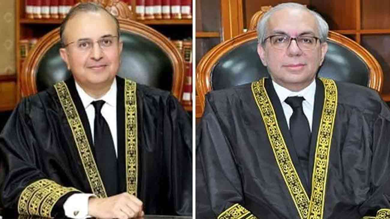 سپریم کورٹ کے سینئر ججز کا کوڈ آف کنڈکٹ میں ترامیم پر اعتراض Justice Mansoor Ali Shah and Justice Muneeb Akhtar