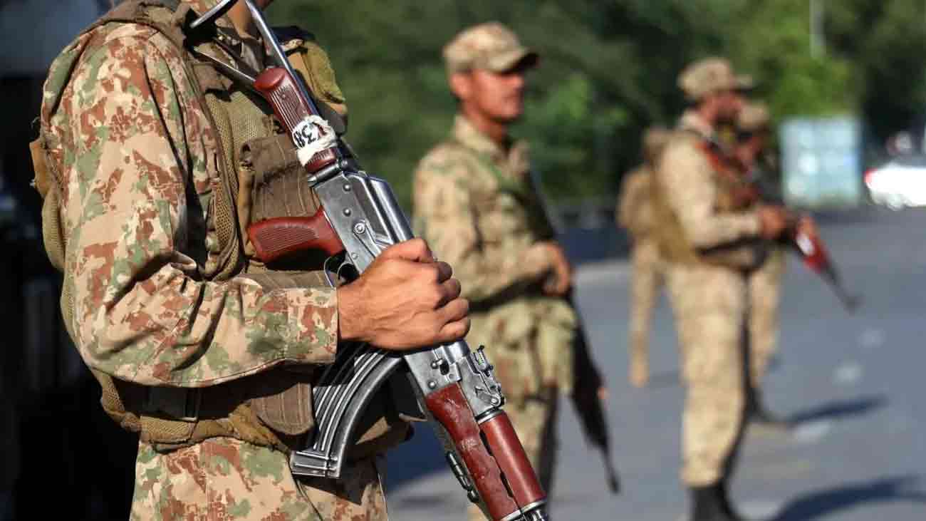 سیکیورٹی فورسز کا آپریشن، 8 بھارتی سپانسرڈ خارجی دہشت گرد جہنم واصل سیکیورٹی فورسز نے ٹانک میں انٹیلیجنس بیسڈ آپریشن کرتے ہوئے 8 بھارتی سپانسرڈ خارجی دہشت گرد جہنم واصل کر دیئے