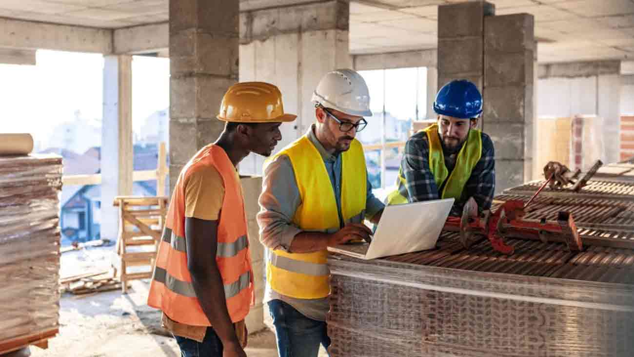 متحدہ عرب امارات میں روزگار کے ہزاروں مواقع متحدہ عرب امارات میں شمسی توانائی اور بیٹری اسٹوریج پر مشتمل دنیا کے سب سے بڑے قابلِ تجدید توانائی منصوبے کا آغاز کر دیا