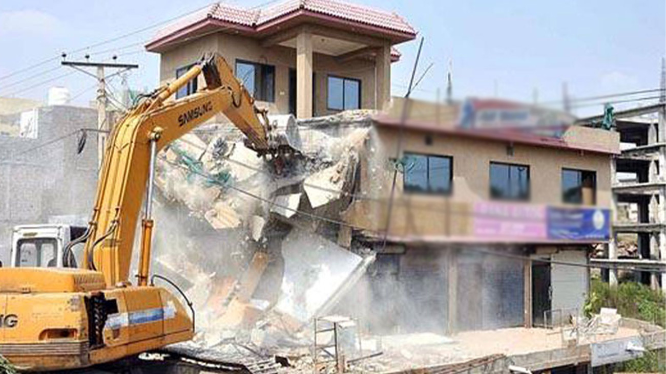 مری میں قبضہ مافیا کیخلاف آپریشن، ناجائز تعمیر شدہ پلازے وعمارتیں مسمار وزیراعلیٰ پنجاب مریم نواز شریف کی ہدایت پر مری میں جنگلات کی زمین پر ناجائز قبضے کے خلاف سخت آپریشن جاری ہے۔