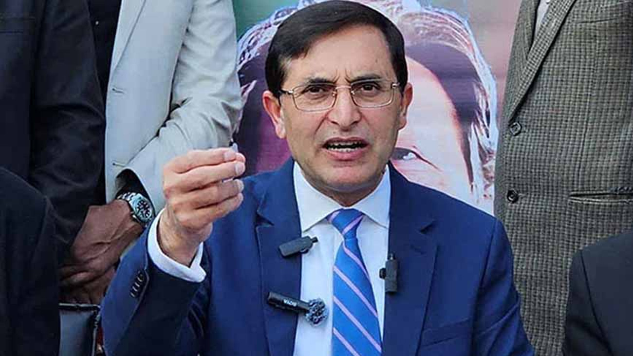 بانی کی ہدایات ہیں، استعفے کسی صورت واپس نہیں لیں گے: بیرسٹر گوہر چیئرمین پاکستان تحریک انصاف بیرسٹر گوہر نے کہا ہے کہ بانی پی ٹی آئی کا ہر فیصلہ قبول ہے، بانی نے ہدایات ہیں اس لیے ہم استعفے کسی صورت واپس نہیں لیں گے۔