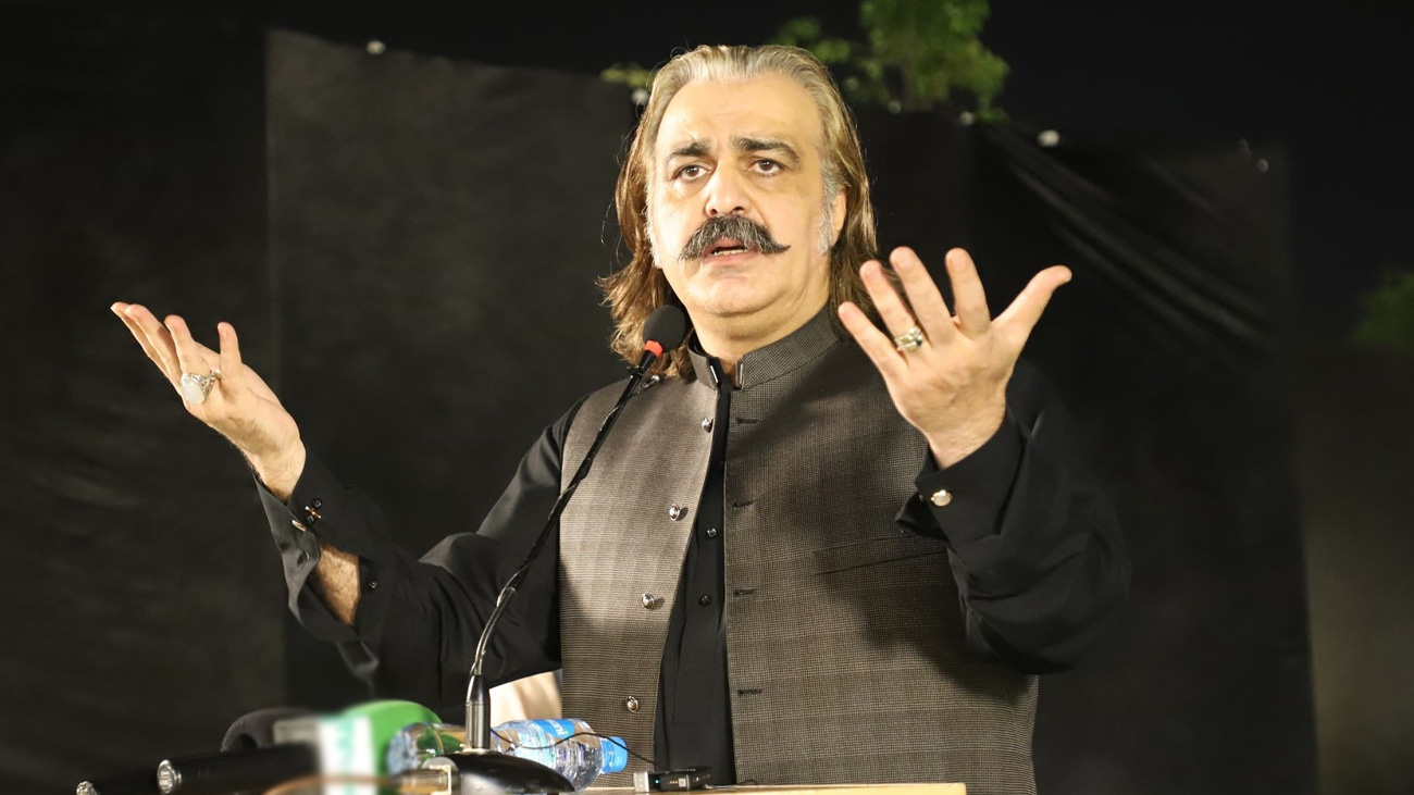 وزیراعلیٰ علی امین گنڈا پور نے ملک میں صدارتی نظام کی حمایت کردی وزیراعلیٰ خیبرپختونخوا علی امین گنڈا پور نے کالا باغ ڈیم کے بعد ملک میں صدارتی نظام کی حمایت کر دی۔