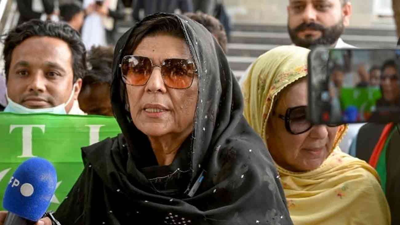 عمران خان کی صحت پر سنسنی پھیلائی جا رہی ہے: علیمہ خان بانی پاکستان تحریک انصاف (پی ٹی آئی) سابق وزیراعظم کی بہن علیمہ خان نے کہا ہے کہ عمران خان کی صحت سے متعلق جھوٹی خبریں پھیلائی جارہی ہیں