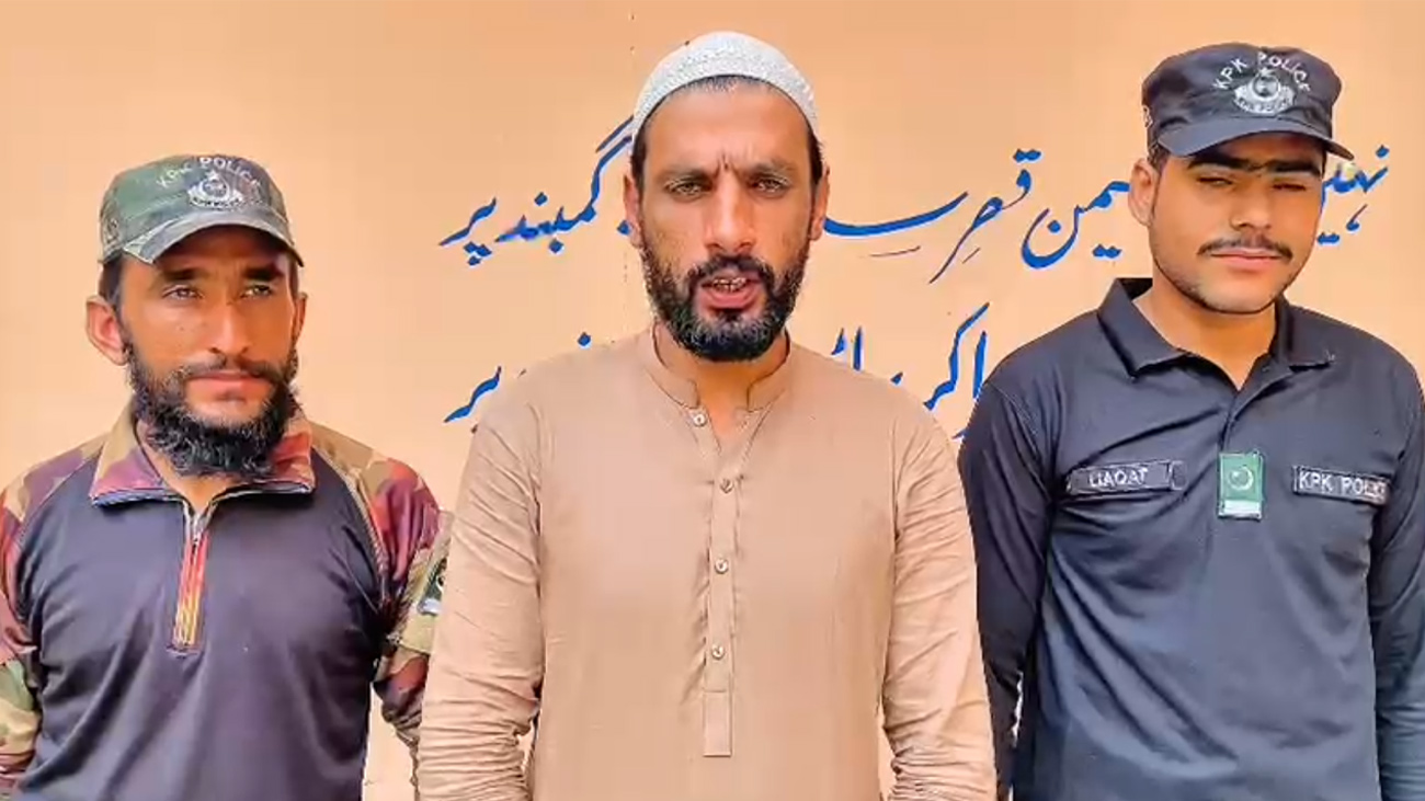 ٹک ٹاک اور مختلف سوشل میڈیا فارمز پر گالم گلوچ کرنے والے ٹک ٹاکر ندیم عرف ماموں کو گرفتار کر لیا گیا۔
