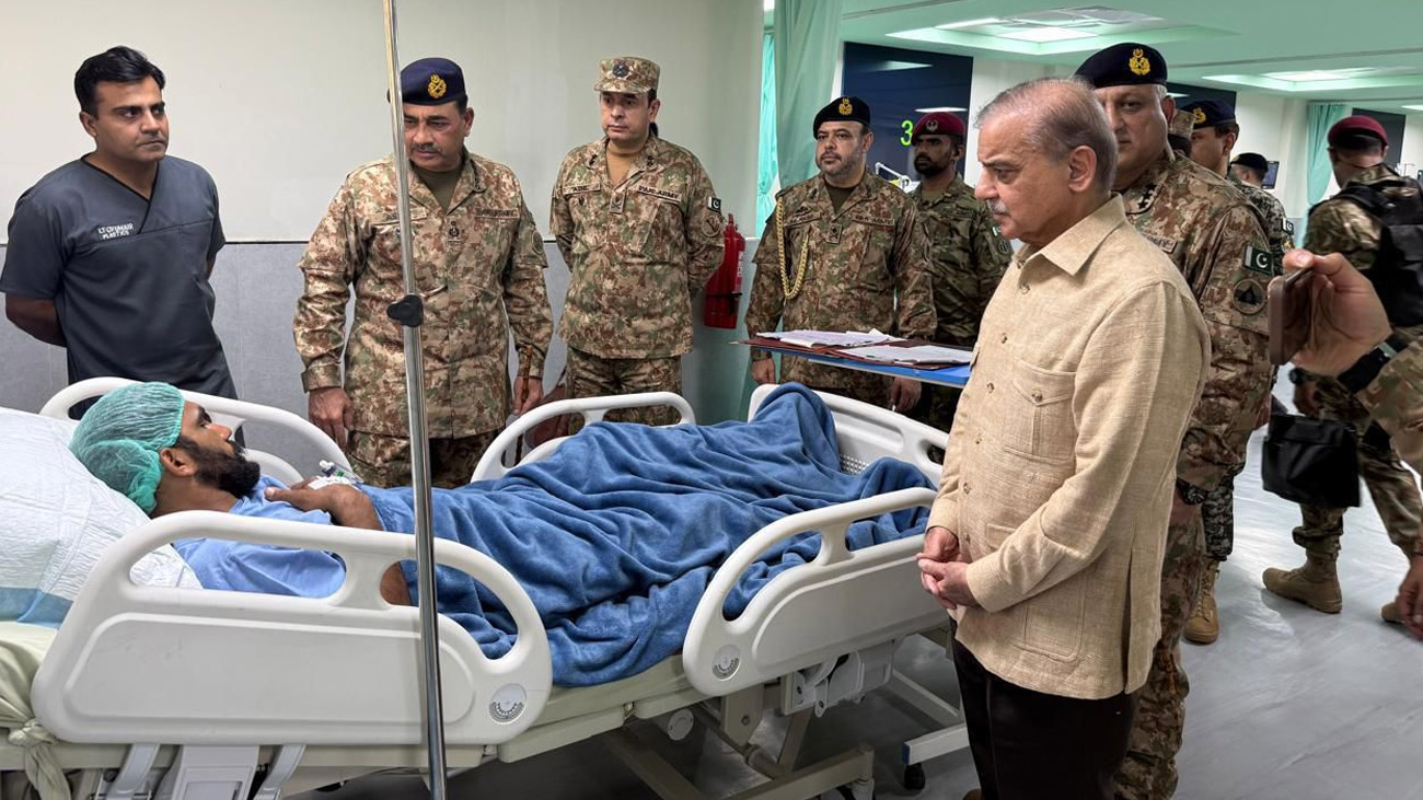 افغانستان کو واضح کردیا خارجیوں یا پاکستان میں سے ایک کا انتخاب کرلیں: وزیراعظم وزیراعظم شہباز شریف نے کہا ہے کہ افغانستان کو واضح کردیا ہے خارجیوں یا پاکستان میں سے کسی ایک کا انتخاب کرلیں۔