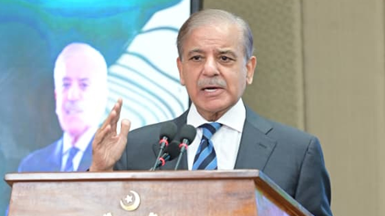 وزیراعظم شہبازشریف کا سیلاب متاثرہ افراد کیلئے ریلیف پیکیج کا اعلان وزیراعظم شہباز شریف نے سیلاب متاثرہ افراد کے ریلیف پیکیج کا اعلان کردیا۔