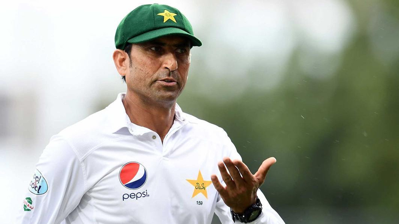  پاکستان کرکٹ ٹیم کے سابق کپتان یونس خان نے قومی کرکٹرز کو بھارت کے خلاف میچز میں ناقص پرفارمنس پر آڑے ہاتھوں لے لیا۔
