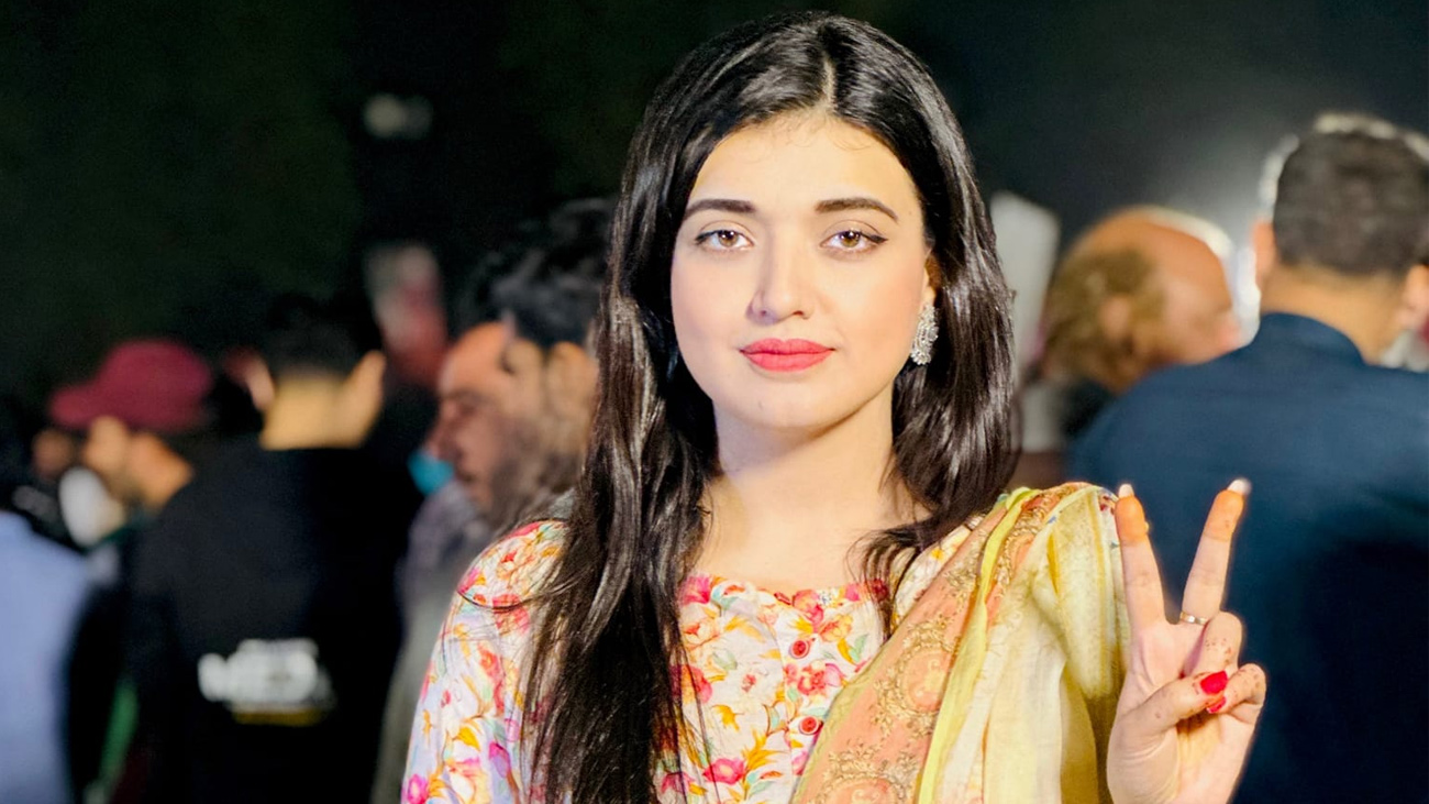 عدالت نے پی ٹی آئی سوشل میڈیا ایکٹوسٹ فلک جاوید کو پانچ روزہ جسمانی ریمانڈ پر نیشنل سائبر کرائم انویسٹی گیشن ایجنسی کے حوالے کردیا۔