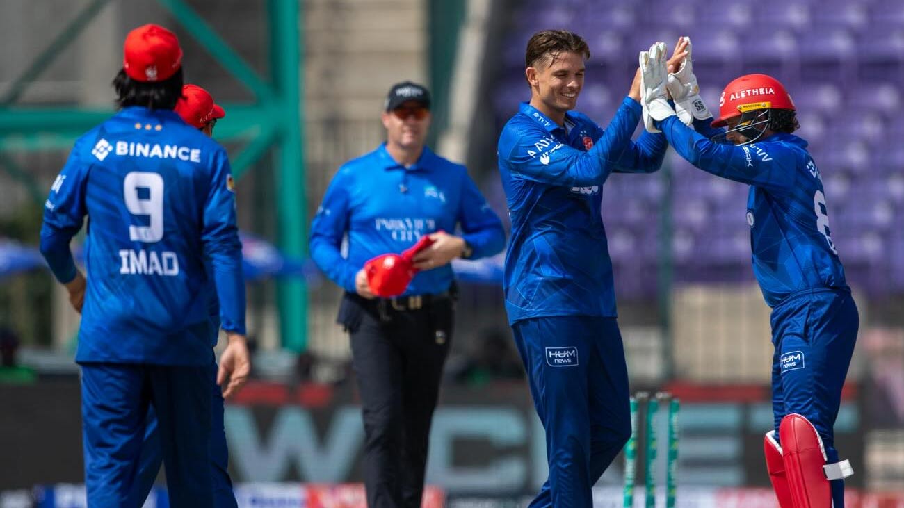 ایچ بی ایل پی ایس ایل کے گیارہویں سیزن کے سولہویں میچ میں اسلام آباد یونائیٹڈ نے لاہور قلندرز  کو  9 وکٹوں سے شکست دے دی۔