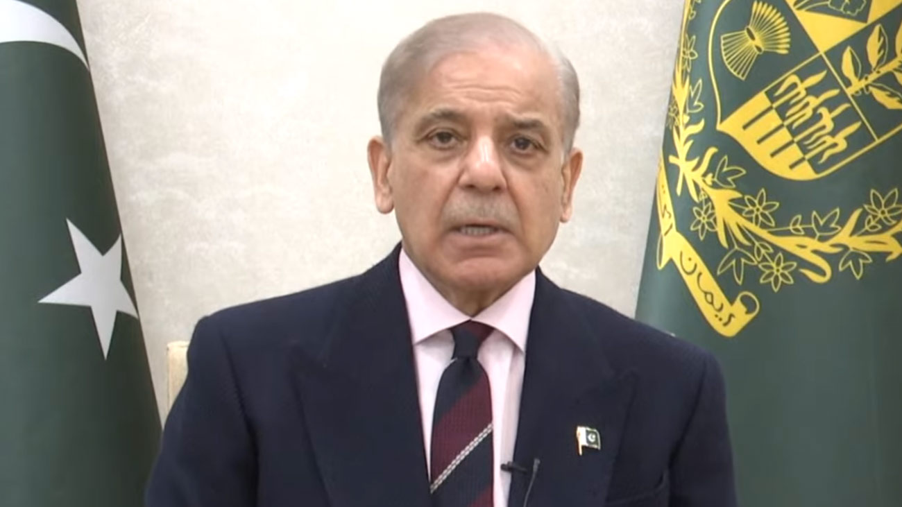 وزیراعظم شہباز شریف نے پٹرولیم مصنوعات کی قیمتوں میں بڑی کمی کا اعلان کر دیا۔