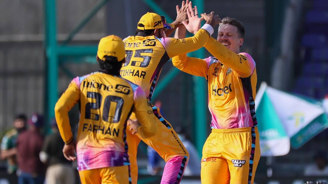 پاکستان سپر لیگ (پی ایس ایل) کے گیارہویں ایڈیشن کے 19ویں میچ میں پشاور زلمی نے دفاعی چیمپئن لاہور قلندرز کو 76 رنز سے ہرا دیا۔