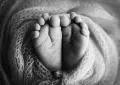 کراچی میں نوزائیدہ بچے کی لاش رہائشی عمارت سے برآمد