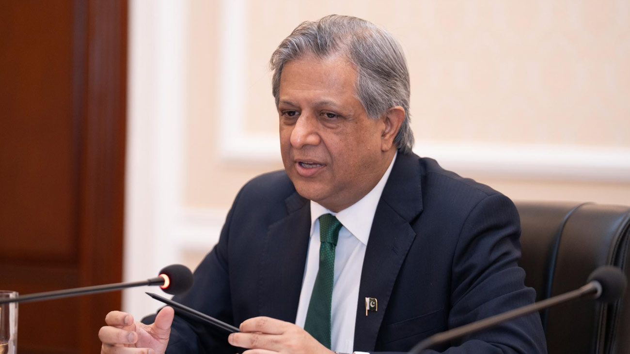 عمران خان نے خود پمز سے علاج کرانیکی خواہش ظاہر کی: وزیر قانون